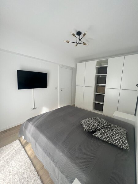 Fabrica de Glucoza- metrou Pipera, 2 camere+ parcare de inchiriat